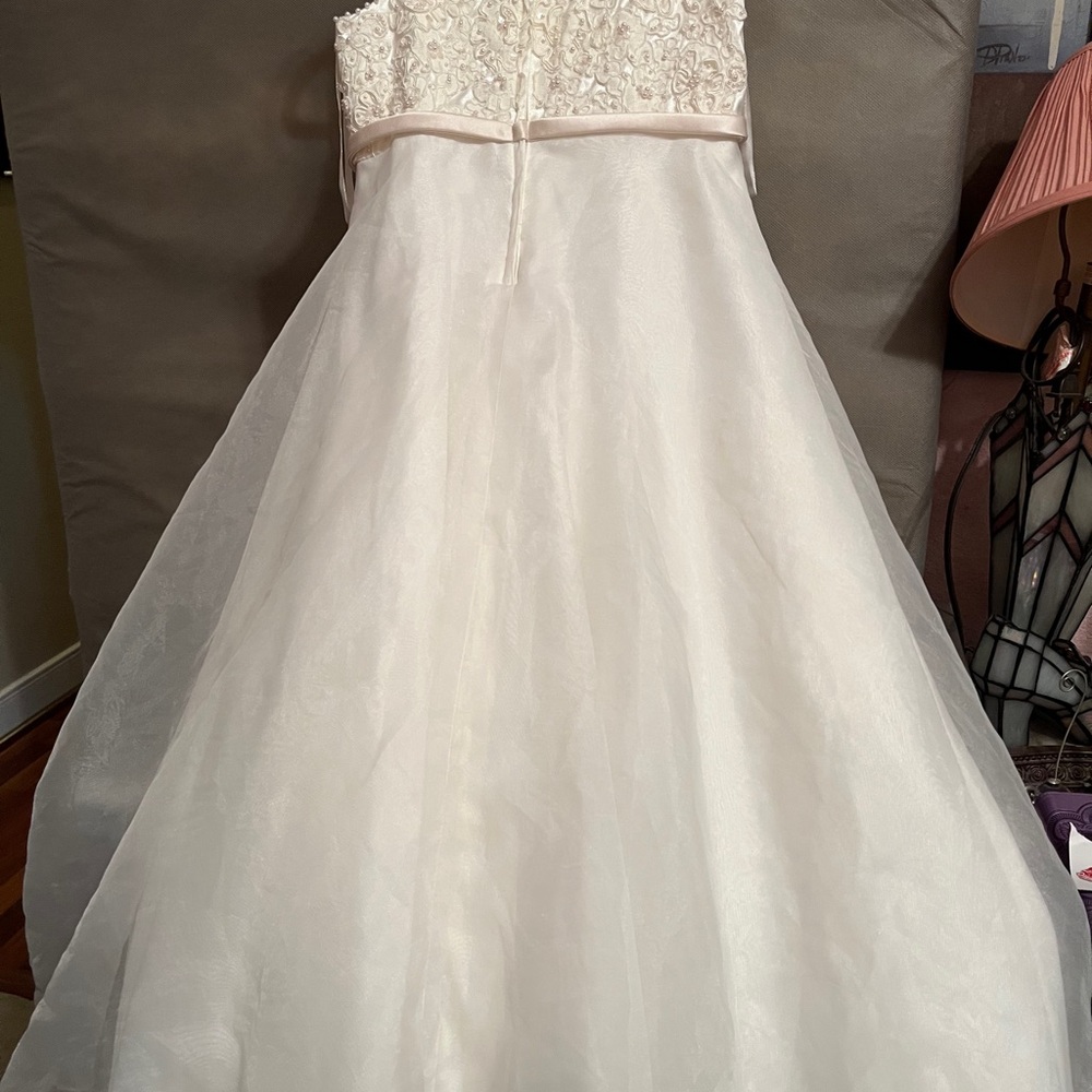 Beautiful GIRLS dress beaded lace bodice with chiffon like skirting.